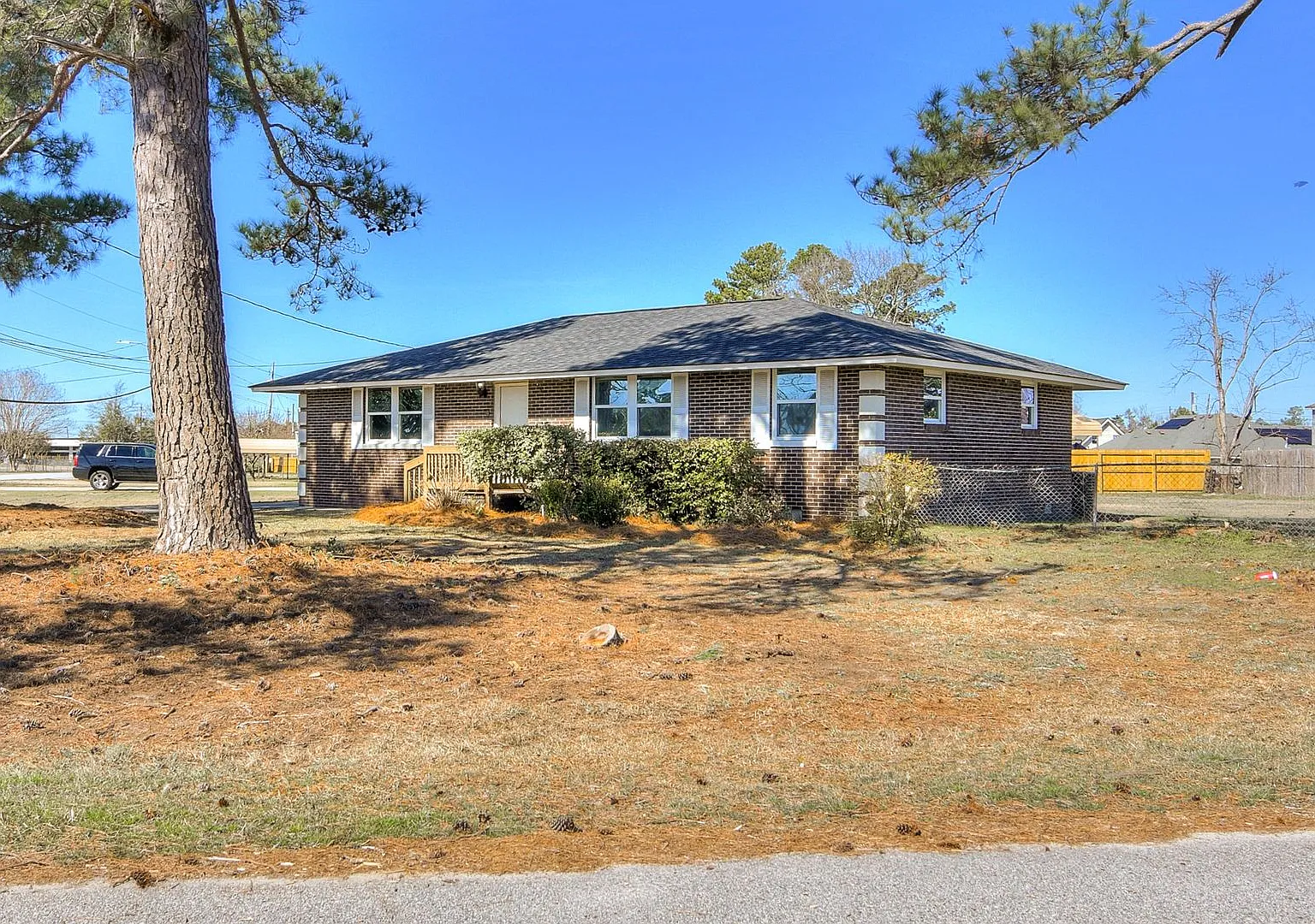 Charming 3-Bedroom, 2-Bath Home on a Corner Lot with Spacious Backyard — Photo 2