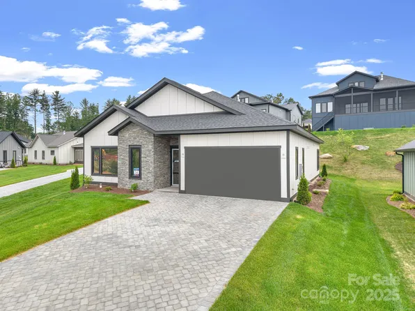 325 Avery Trail Dr #34, Arden, NC 28704