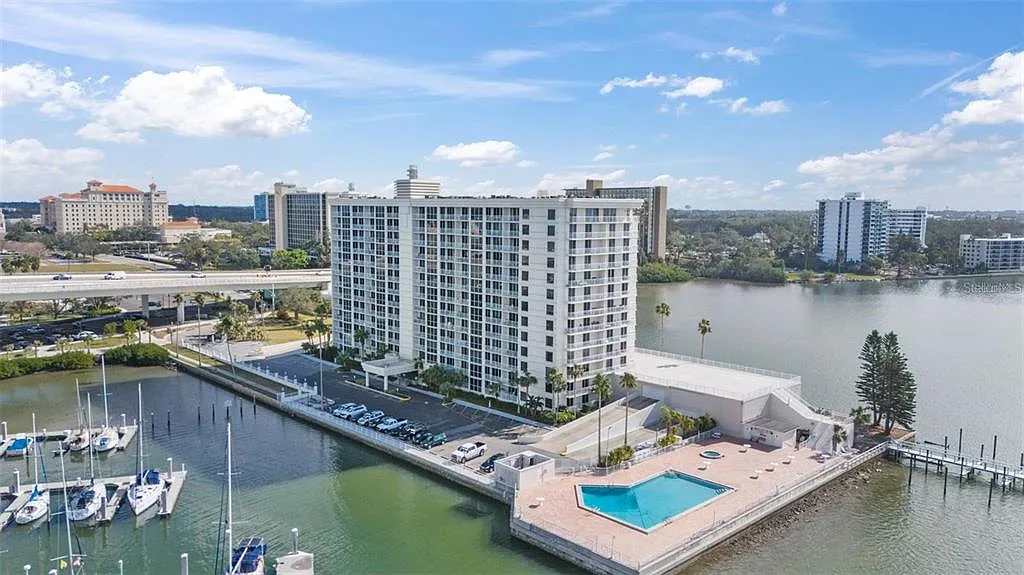 1 bed, 2.0 bath, 1479 sqft, $2,950 — Photo 2