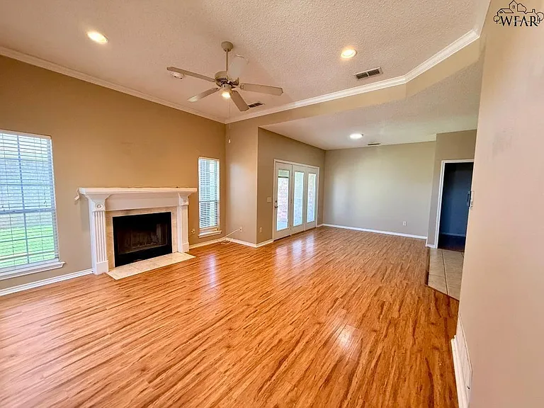 6025 Oakmont Dr — Photo 3