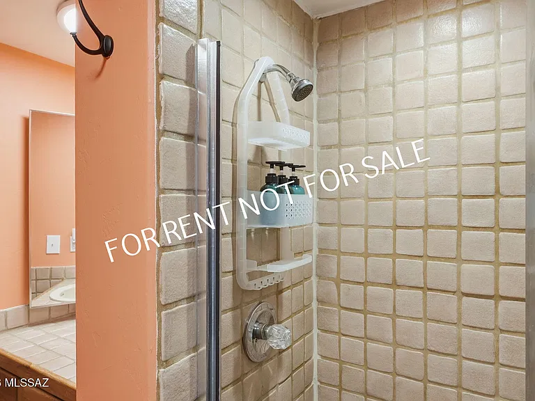 2824 E Sierra Vista Rd — Photo 31