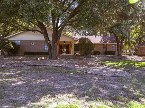 6417 Westover Dr, Granbury, TX 76049