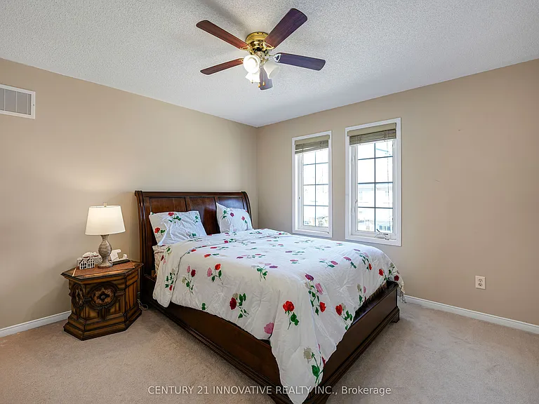 14 Middlecote Dr — Photo 28