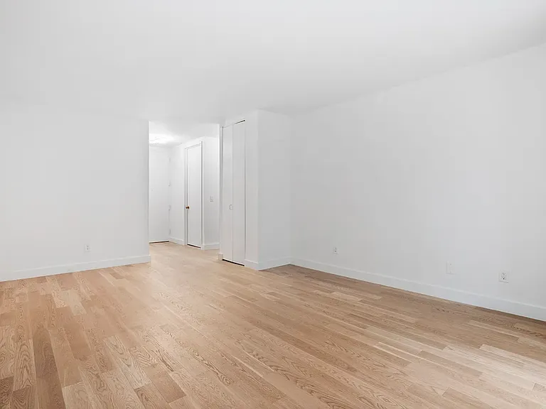 201 W 72nd St #3F — Photo 6