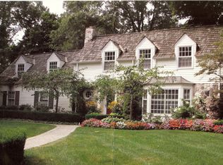 655 Wooddale Rd, Bloomfield Hills, MI 48301