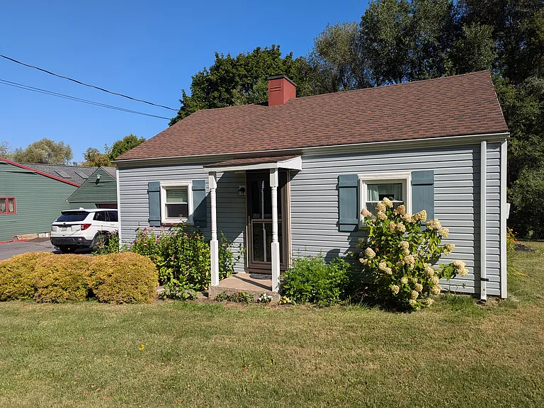 309 W Main St — Photo 1