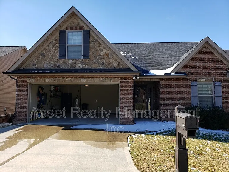 235 Stonefield Rd #1 — Photo 4