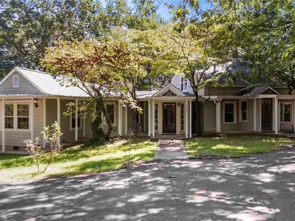 1285 Lockland Ter, Winston Salem, NC 27103