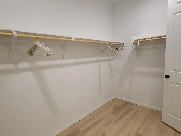 1666 E Lee Dr — Photo 23