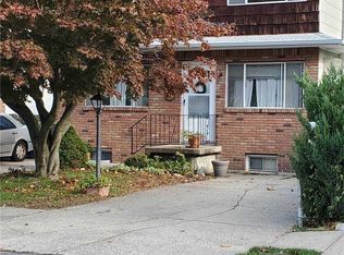 72 Ashwood Rd, Port Washington, NY 11050