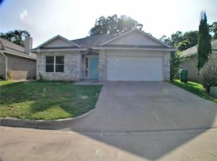 327 Texas Dr, Lake Dallas, TX 75065