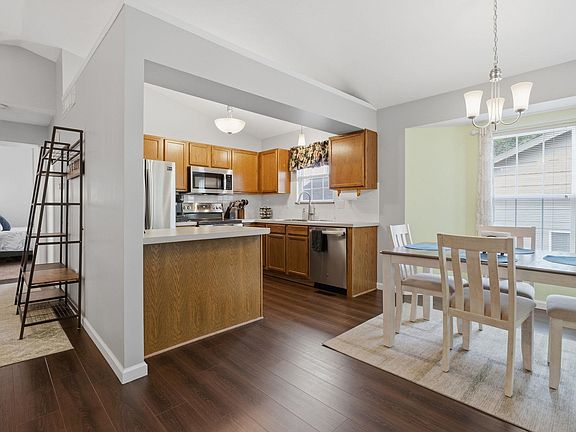 3rd image of 1713 N Redbarn Cir