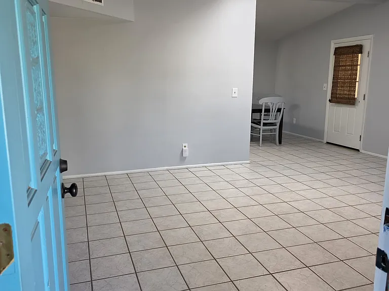 240 E La Huerta — Photo 8