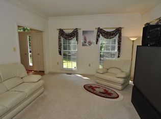 9119 Sterling Montague Dr, Great Falls, VA 22066