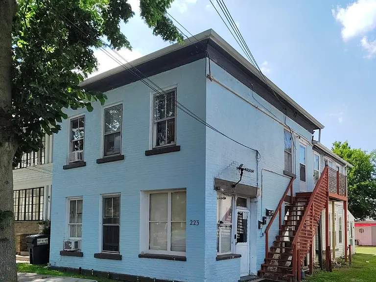 223 E Madison St #2 — Photo 1