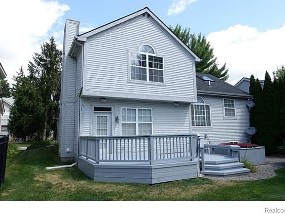 3rd image of 6497 Lake Meadow Dr