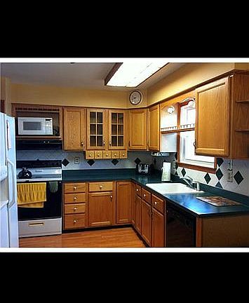 3rd image of 9 Linda Ln