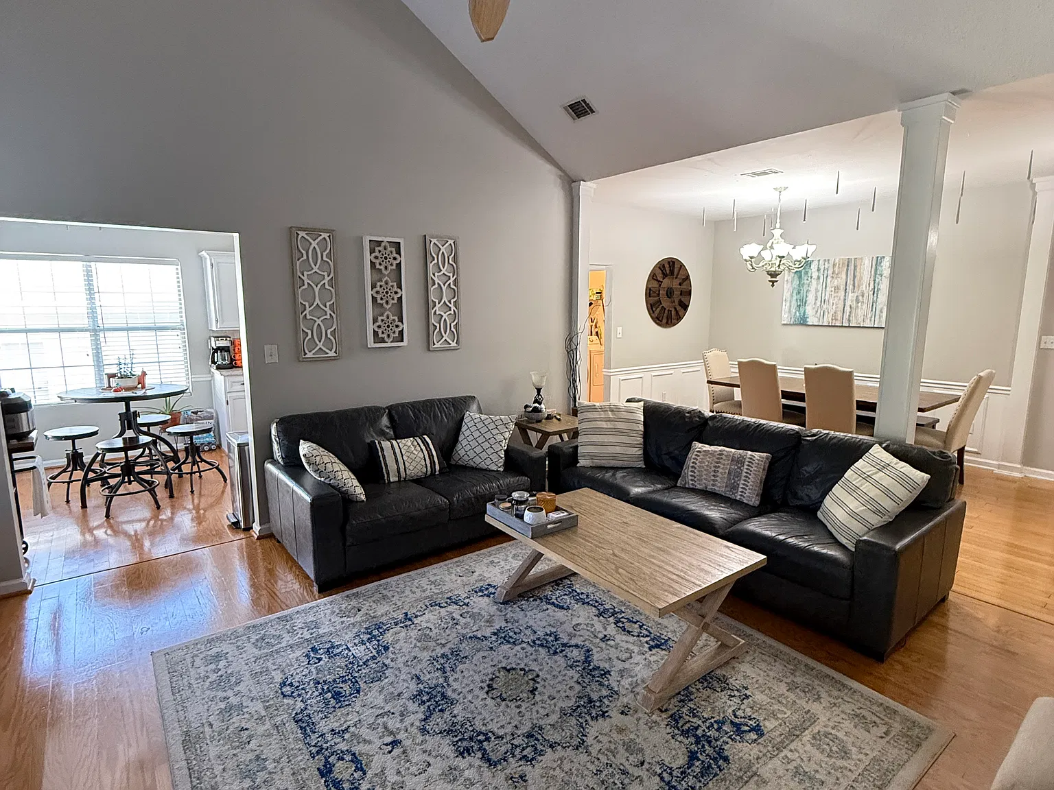 3 bed, 1500 sqft, $1,949 — Photo 3
