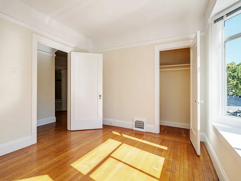 1586 Chestnut St — Photo 14