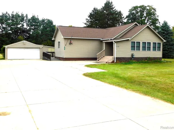 2780 W Clarkston Rd, Lake Orion, MI 48362