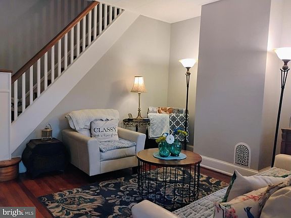 5th image of 575 Conarroe St