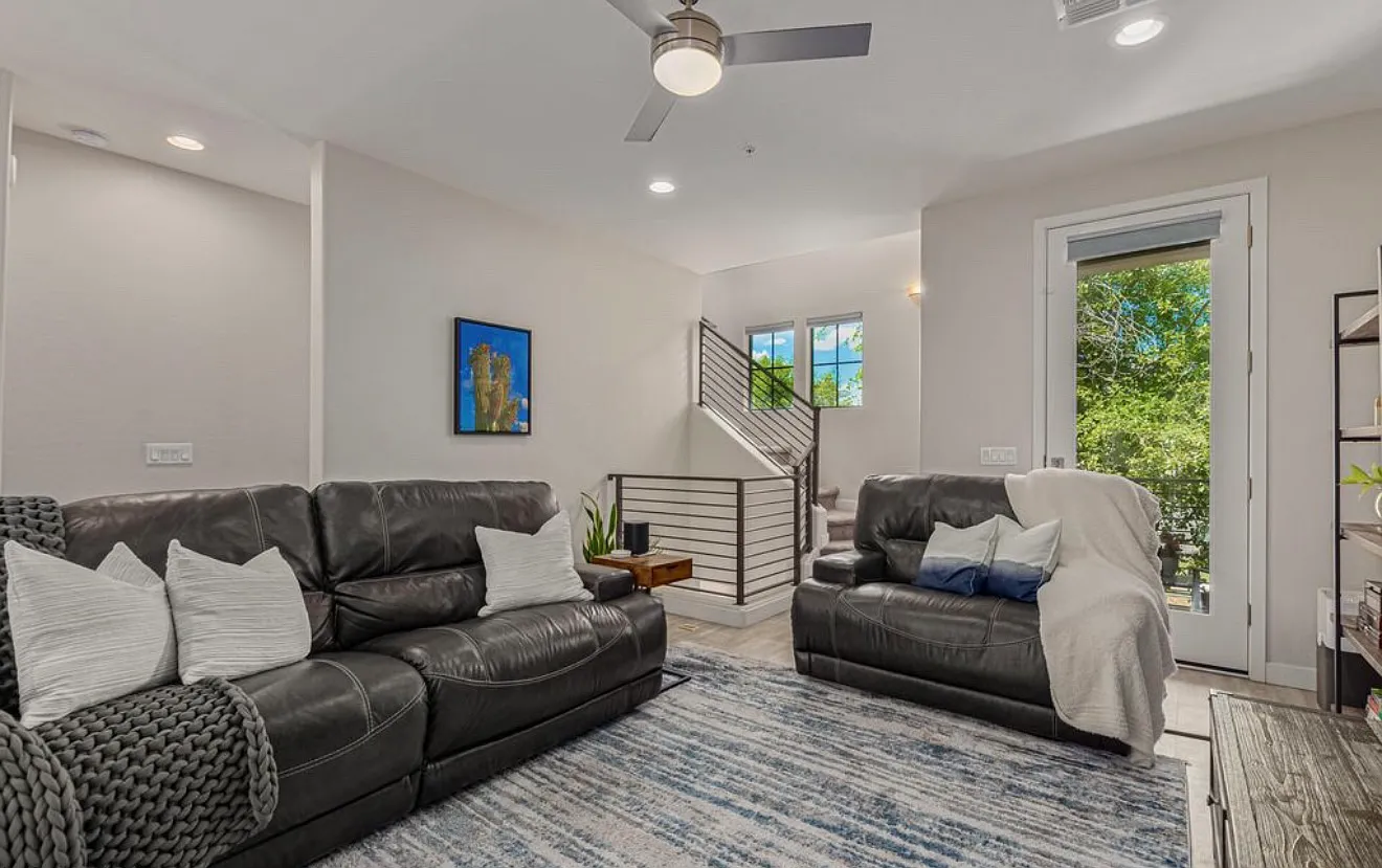 2 bed, 1575 sqft, $2,950 — Photo 2