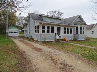 911 E Prospect St, Durand, WI 54736