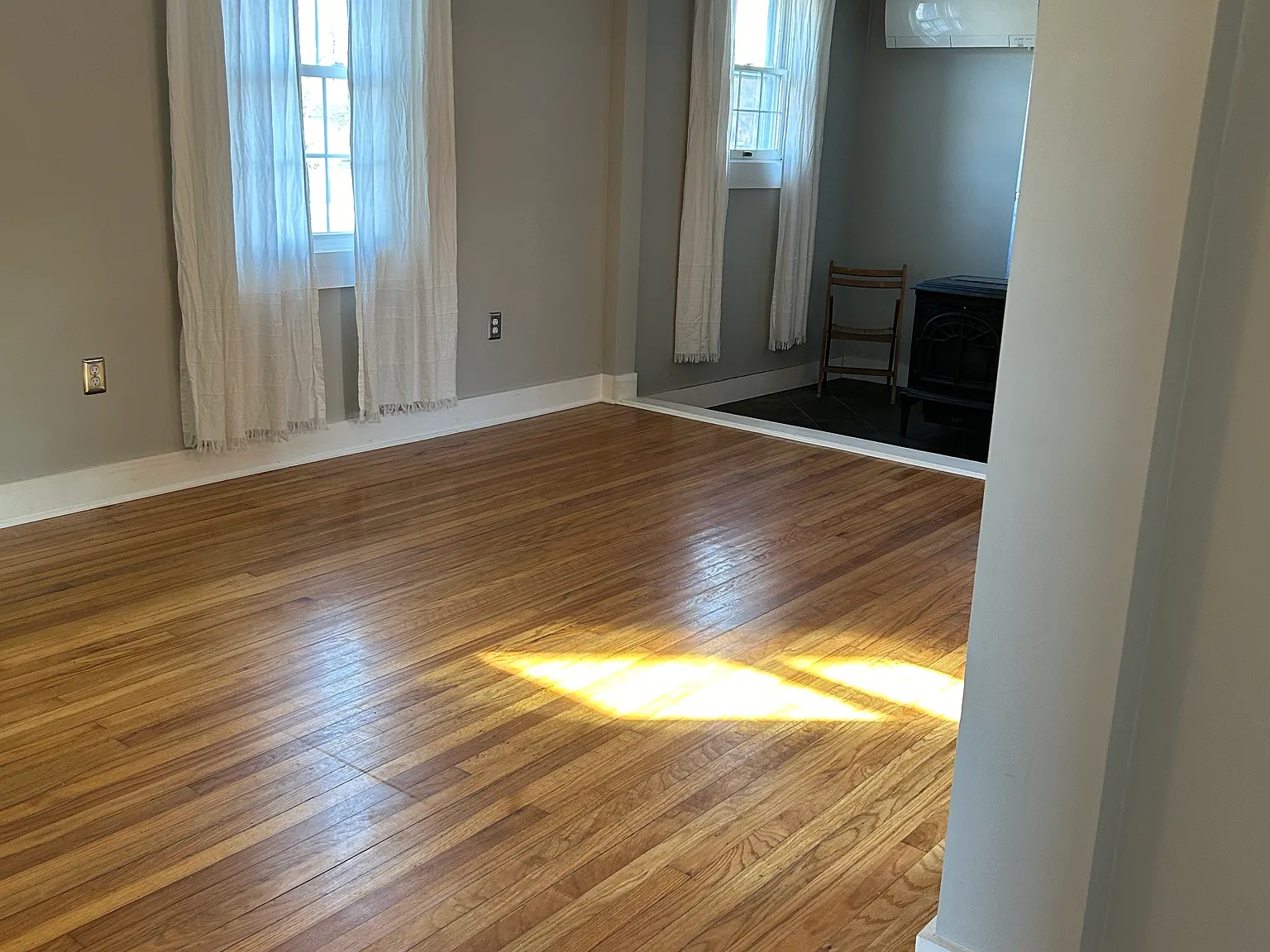 1 bed, 700 sqft, $2,000 — Photo 3