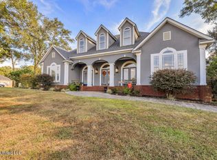 5402 Huckleberry Ln, Moss Point, MS 39562