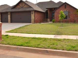 13905 Savannah River Way, Yukon, OK 73099
