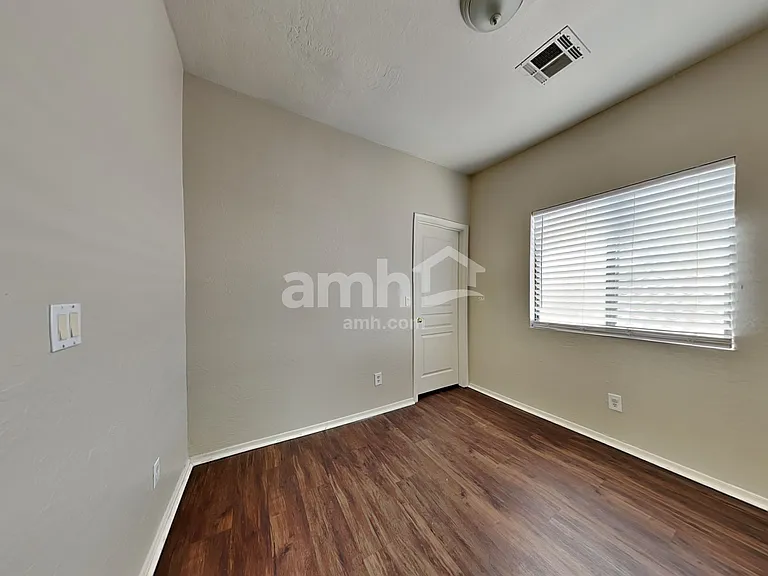 6506 S 10th Dr — Photo 18