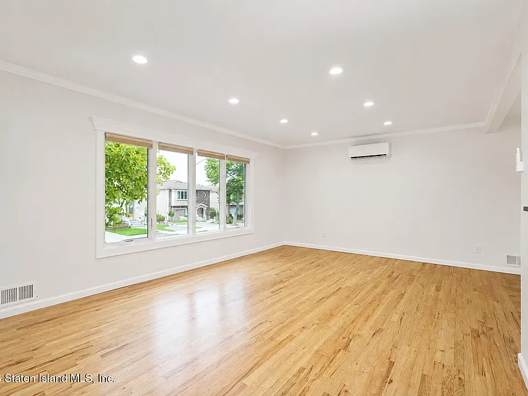 668 Sheldon Ave — Photo 12