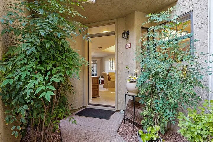 2 bed, 2.5 bath, 1399 sqft, $3,500 — Photo 4