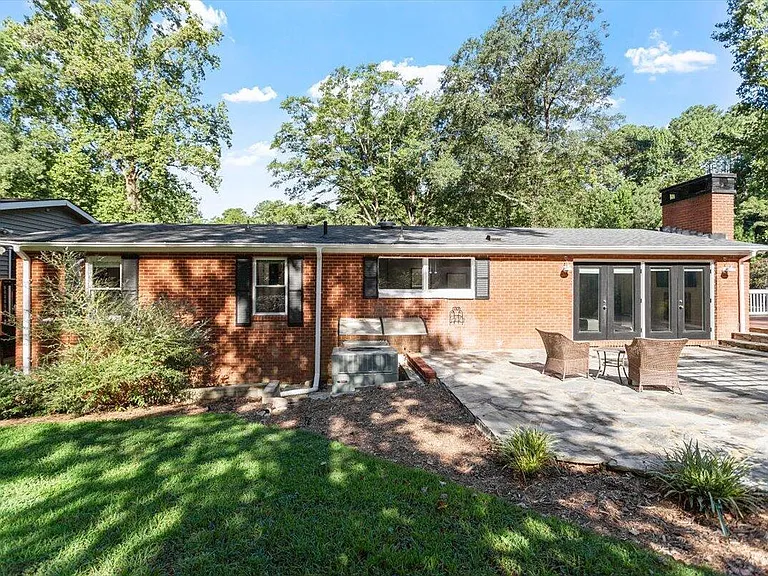 2129 Kelly Rd — Photo 5