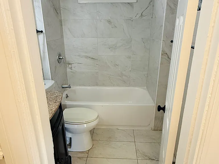 1572 Park St #1 — Photo 2