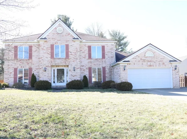 16714 Parkwood Ln, Strongsville, OH 44149