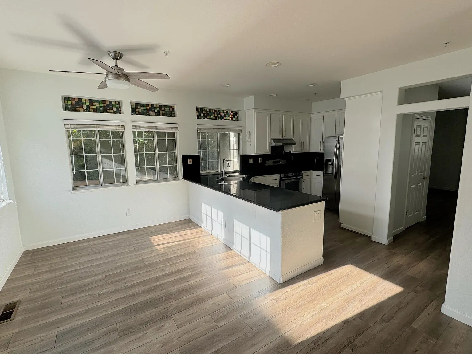 1171 La Rochelle Ter — Photo 4