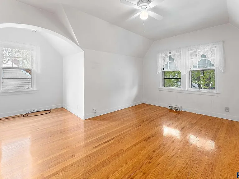 1817 S 5th Ave — Photo 10