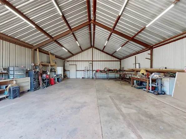 11846 Prairie Hill Dr, Hearne, TX 77859