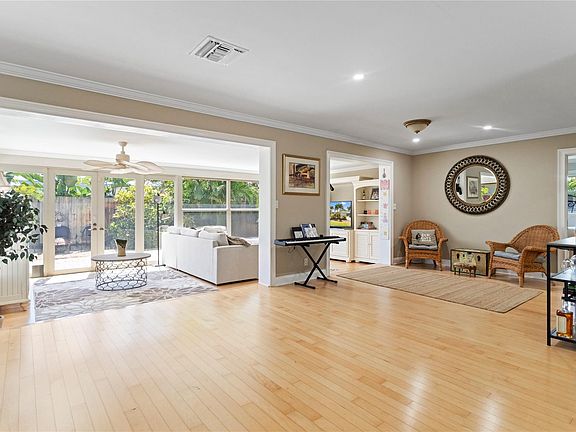 5th image of 1700 NE 40th Place