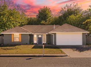 308 Clermont Dr, Edmond, OK 73003