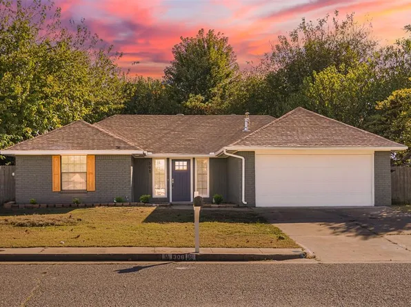 308 Clermont Dr, Edmond, OK 73003