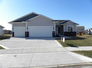 204 NE Tanzanite Ct, Grimes, IA 50111