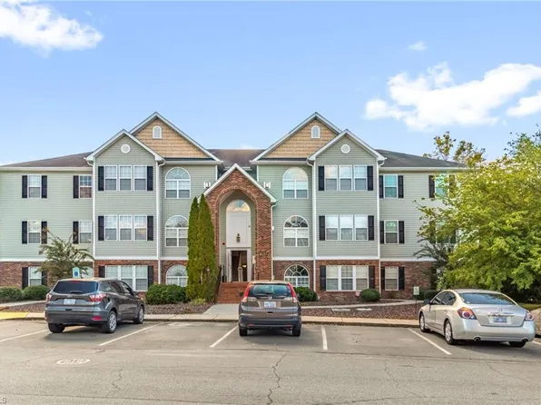 1620 Cherry Blossom Ln Unit 204, Winston Salem, NC 27127