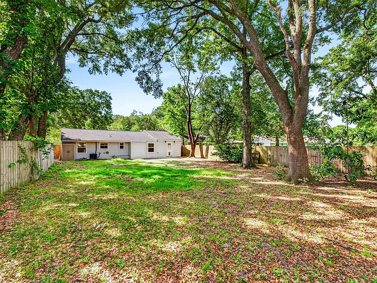 1208 Hawthorne Rd — Photo 34