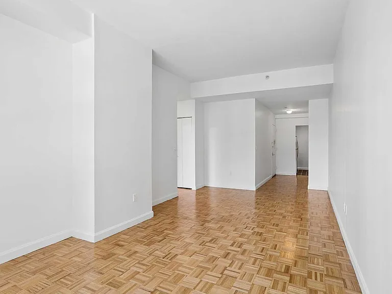 360 W 43rd St #S4D — Photo 5