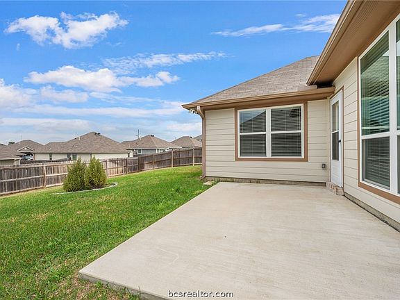 4th image of 303 Camp Bowie Rd