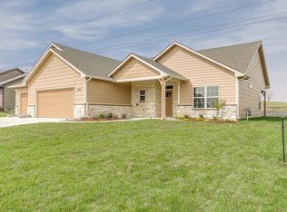 2201 N Woodard St, Derby, KS 67037