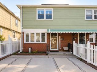 516 119th St, College Point, NY