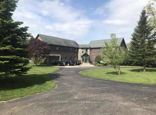 E9245 Oakleaf Ln, Wisconsin Dells, WI 53965